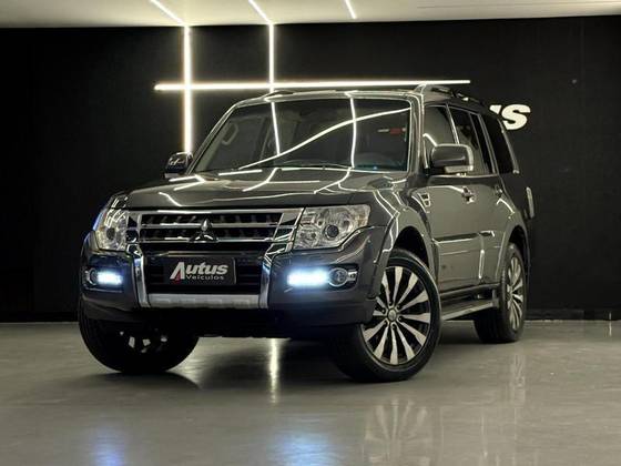 MITSUBISHI PAJERO FULL 3.2 HPE 4X4 16V TURBO INTERCOOLER DIESEL 4P AUTOMÁTICO